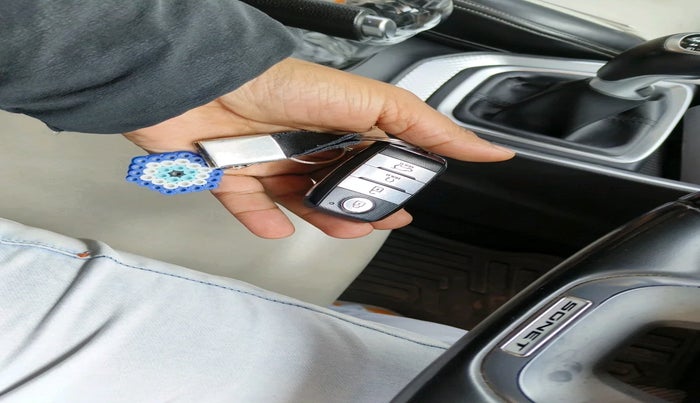 2021 KIA SONET HTX 1.0 IMT, Petrol, Manual, 78,982 km, interior