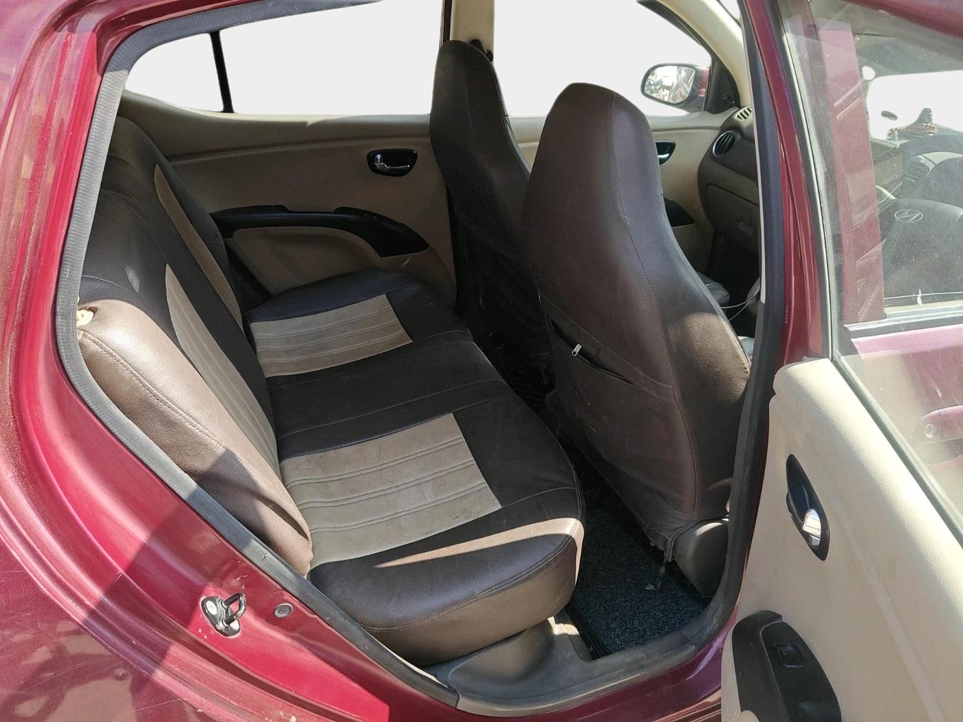 2015 Hyundai i10 SPORTZ 1.1, CNG, Manual, 90,528 km, interior