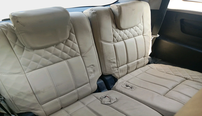 2019 Mahindra XUV500 W5, Diesel, Manual, 1,95,448 km, interior