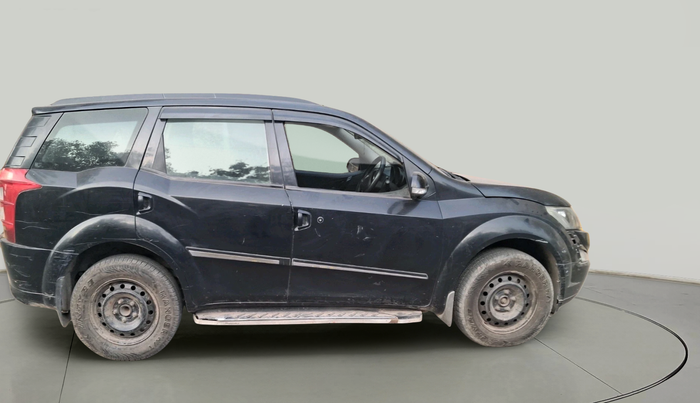 2016 Mahindra XUV500 W4 1.99, Diesel, Manual, 1,31,800 km, exterior