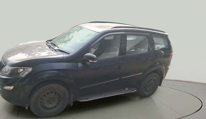 2016 Mahindra XUV500 W4 1.99, Diesel, Manual, 1,31,800 km, exterior