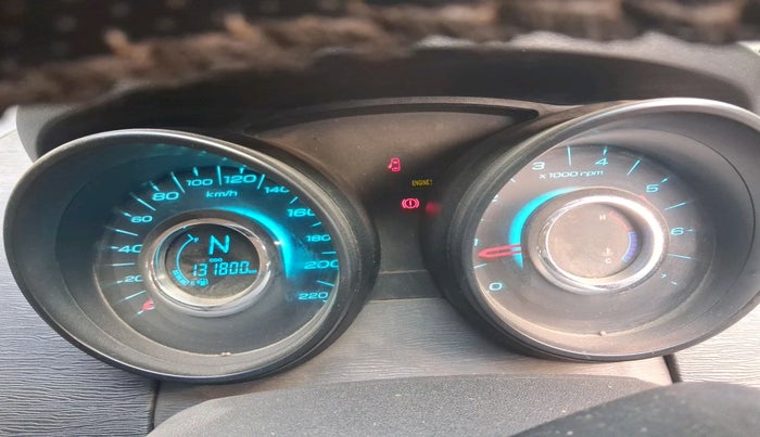 2016 Mahindra XUV500 W4 1.99, Diesel, Manual, 1,31,800 km, interior