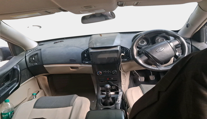 2016 Mahindra XUV500 W4 1.99, Diesel, Manual, 1,31,800 km, interior