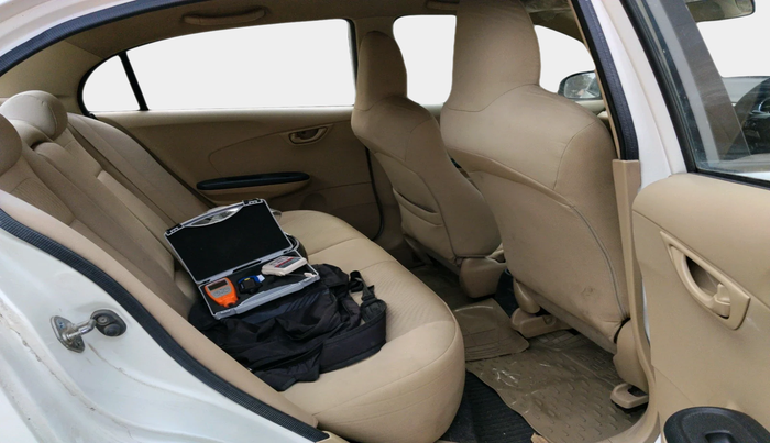 2015 Honda Amaze 1.2L I-VTEC S, CNG, Manual, 1,11,536 km, interior