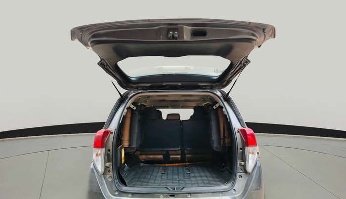 2021 Toyota Innova Crysta 2.7 GX 7 STR MT, Petrol, Manual, 55,501 km, exterior