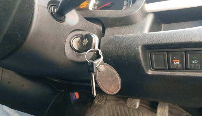 2013 Maruti Swift VXI, Petrol, Manual, 40,164 km, interior