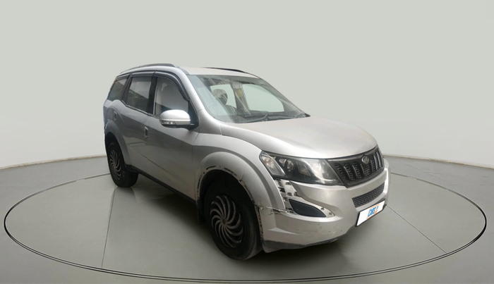 2017 Mahindra XUV500 W6 AT 1.99, Diesel, Automatic, 1,16,700 km, exterior