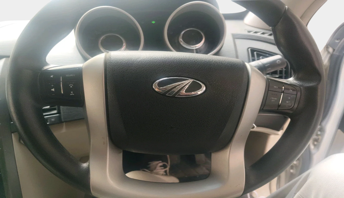 2017 Mahindra XUV500 W6 AT 1.99, Diesel, Automatic, 1,16,700 km, interior