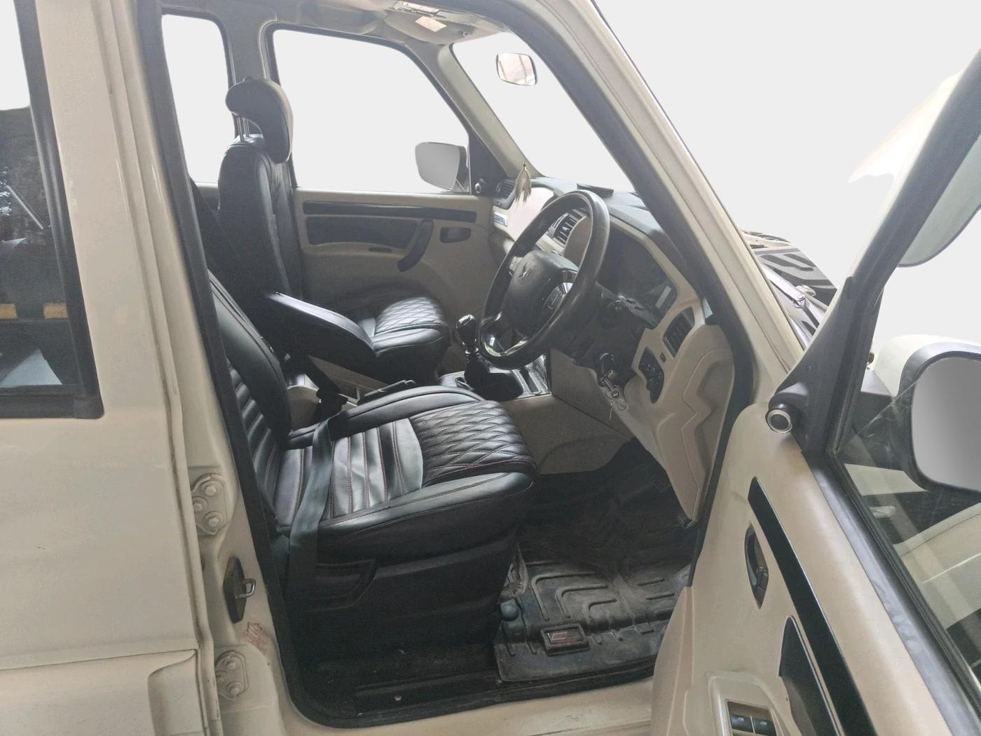 2023 Mahindra SCORPIO CLASSIC S 9STR, Diesel, Manual, 50,598 km, interior