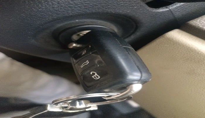 2012 Skoda Rapid ELEGANCE 1.6 MPI MT, Petrol, Manual, 82,864 km, interior