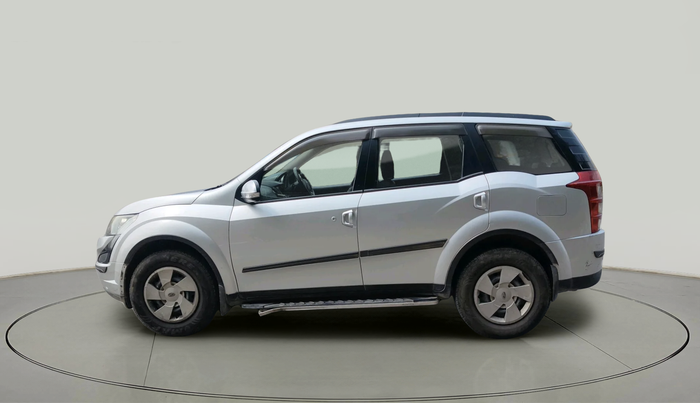 2016 Mahindra XUV500 W6, Diesel, Manual, 1,06,399 km, exterior
