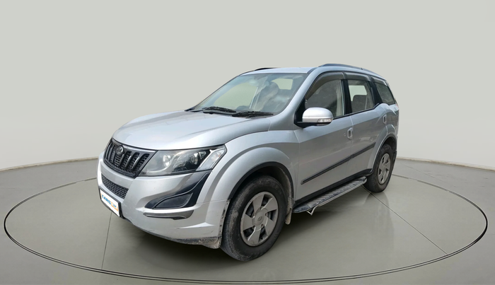 2016 Mahindra XUV500 W6, Diesel, Manual, 1,06,399 km, exterior