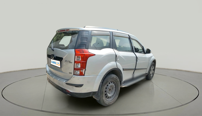 2016 Mahindra XUV500 W6, Diesel, Manual, 1,06,399 km, exterior
