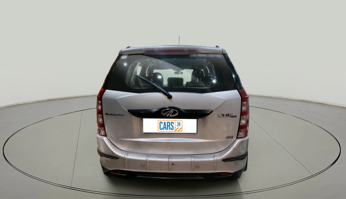 2016 Mahindra XUV500 W6, Diesel, Manual, 1,06,399 km, exterior