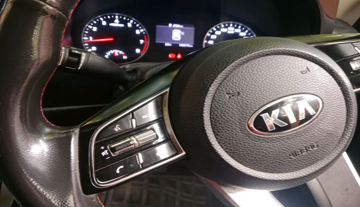 2020 KIA SELTOS HTK 1.5 PETROL, Petrol, Manual, 1,40,575 km, interior