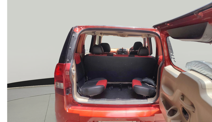2017 Mahindra TUV300 T8 DUAL TONE, Diesel, Manual, 60,775 km, exterior