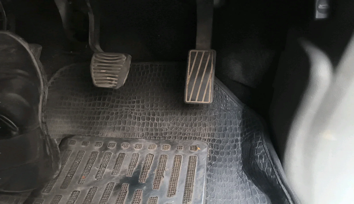 2016 Mahindra Kuv100 K6 PLUS 5 STR, Petrol, Manual, 58,762 km, interior