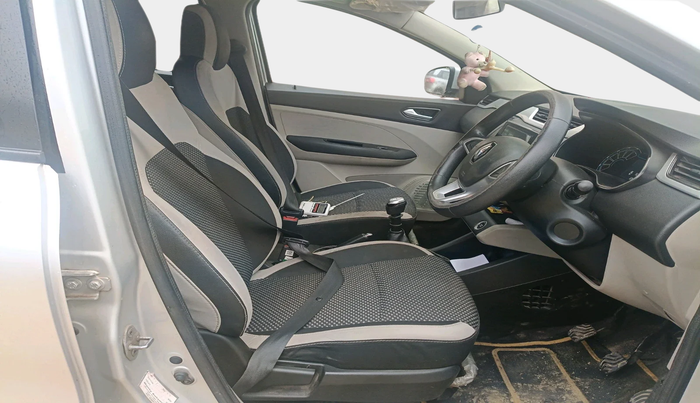 2019 Renault TRIBER RXZ, Petrol, Manual, 50,490 km, interior