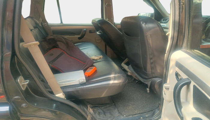 2017 Mahindra Scorpio S10 1.99 INTELLI-HYBRID, Diesel, Manual, 2,00,686 km, interior