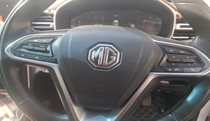 2023 MG HECTOR PLUS SHARP PRO 1.5 PETROL TURBO CVT 6 STR, Petrol, Automatic, 11,176 km, interior