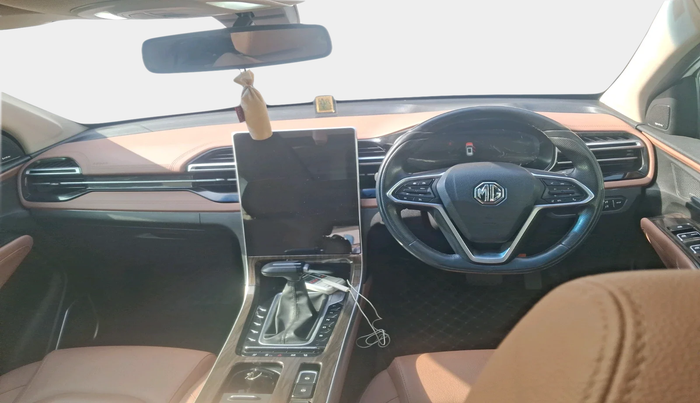 2023 MG HECTOR PLUS SHARP PRO 1.5 PETROL TURBO CVT 6 STR, Petrol, Automatic, 11,176 km, interior