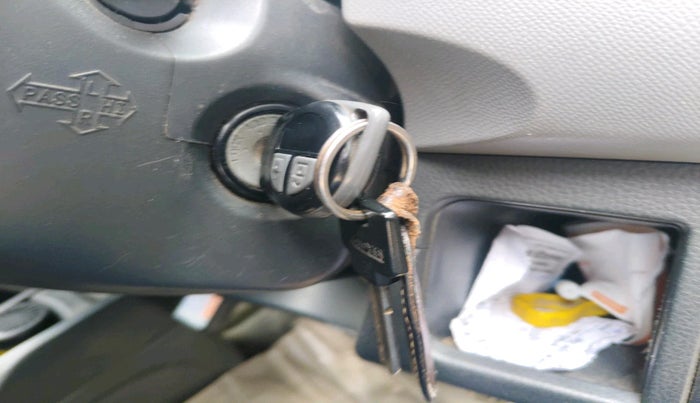 2011 Maruti Wagon R 1.0 VXI, Petrol, Manual, 45,475 km, interior