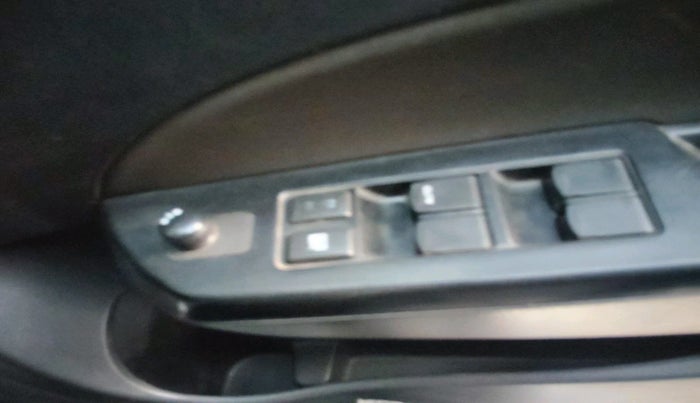 2012 Maruti Swift VXI, Petrol, Manual, 65,261 km, interior