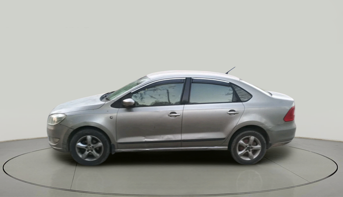 2014 Skoda Rapid AMBITION 1.6 MPI MT PLUS, Petrol, Manual, 73,970 km, exterior
