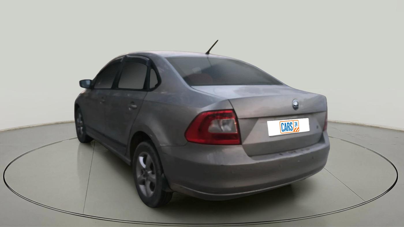 2014 Skoda Rapid AMBITION 1.6 MPI MT PLUS, Petrol, Manual, 73,970 km, exterior