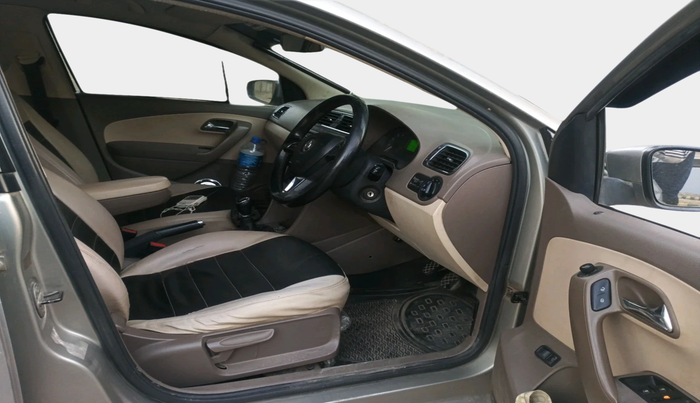 2014 Skoda Rapid AMBITION 1.6 MPI MT PLUS, Petrol, Manual, 73,970 km, interior