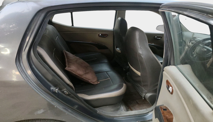 2011 Hyundai i10 MAGNA 1.2, Petrol, Manual, 1,52,828 km, interior