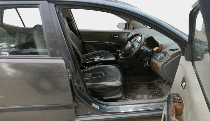 2011 Hyundai i10 MAGNA 1.2, Petrol, Manual, 1,52,828 km, interior