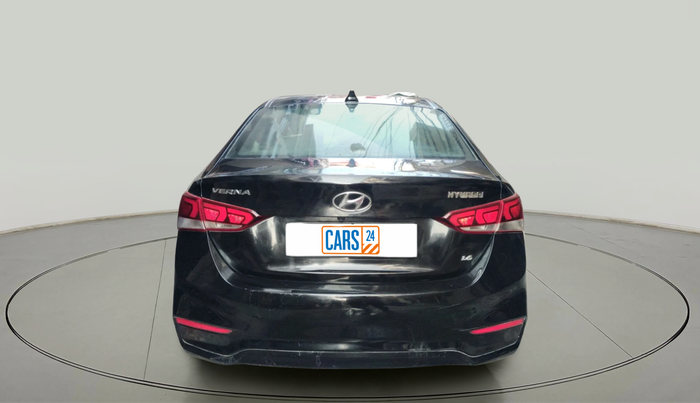 2018 Hyundai Verna 1.6 SX (O) CRDI MT, Diesel, Manual, 85,000 km, exterior