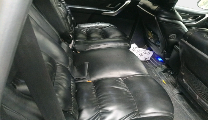 2020 Mahindra XUV500 W11, Diesel, Manual, 55,215 km, interior