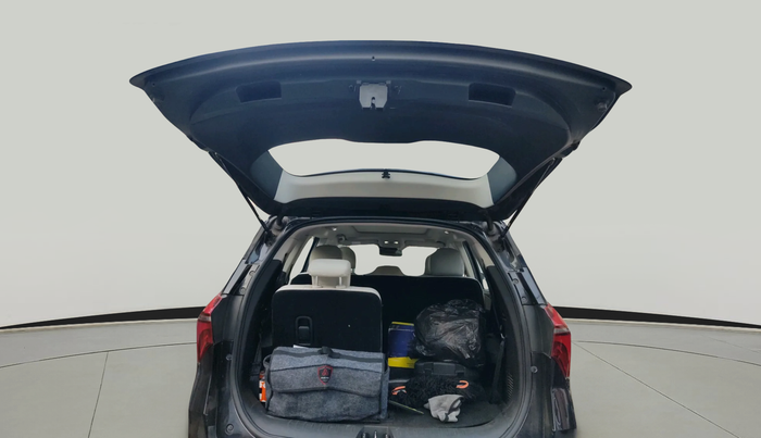 2023 Mahindra XUV700 AX 7 LUXURY D AT 7 STR, Diesel, Automatic, 42,942 km, exterior