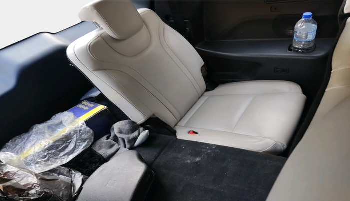 2023 Mahindra XUV700 AX 7 LUXURY D AT 7 STR, Diesel, Automatic, 42,942 km, interior