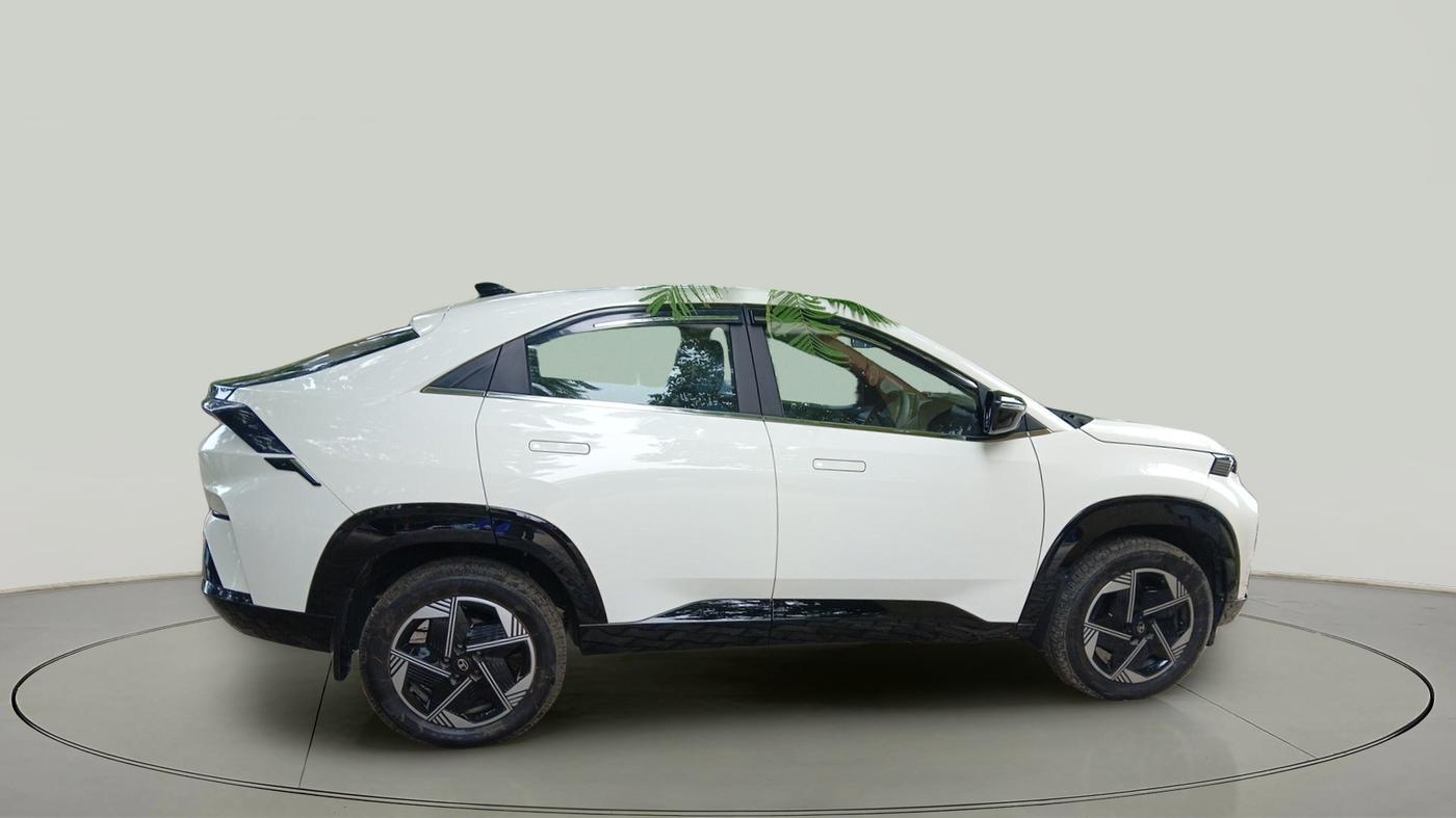 2025 Tata Curvv Pure Plus S 1.5 Diesel 7DCA, Diesel, Automatic, 4,778 km, exterior