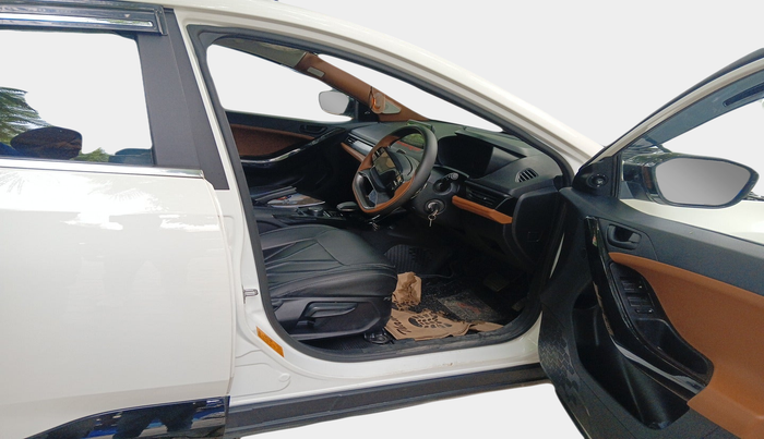 2025 Tata Curvv Pure Plus S 1.5 Diesel 7DCA, Diesel, Automatic, 4,778 km, interior
