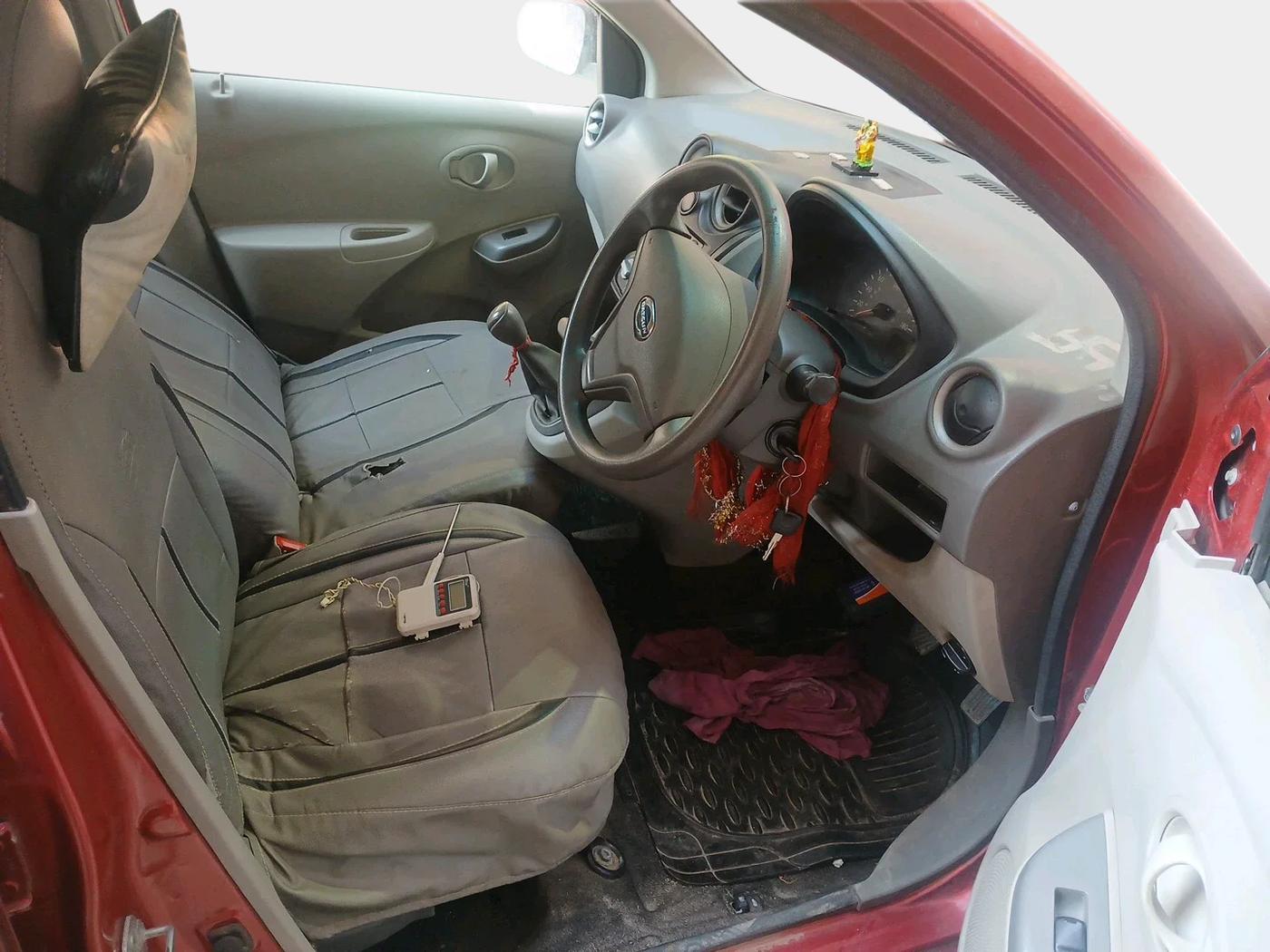2016 Datsun Go Plus T, Petrol, Manual, 33,704 km, interior