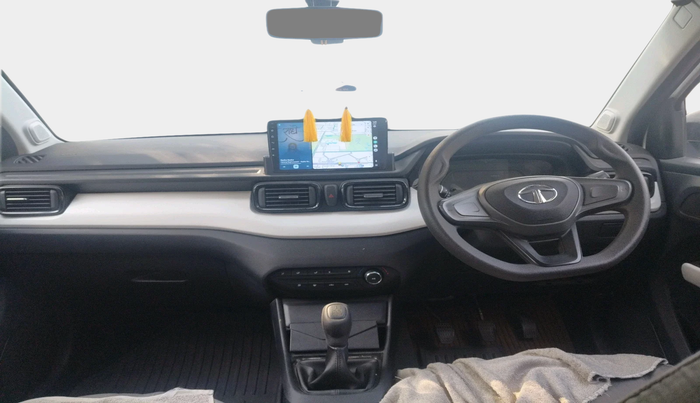 2023 Tata PUNCH PURE MT CNG, Petrol, Manual, 17,646 km, interior