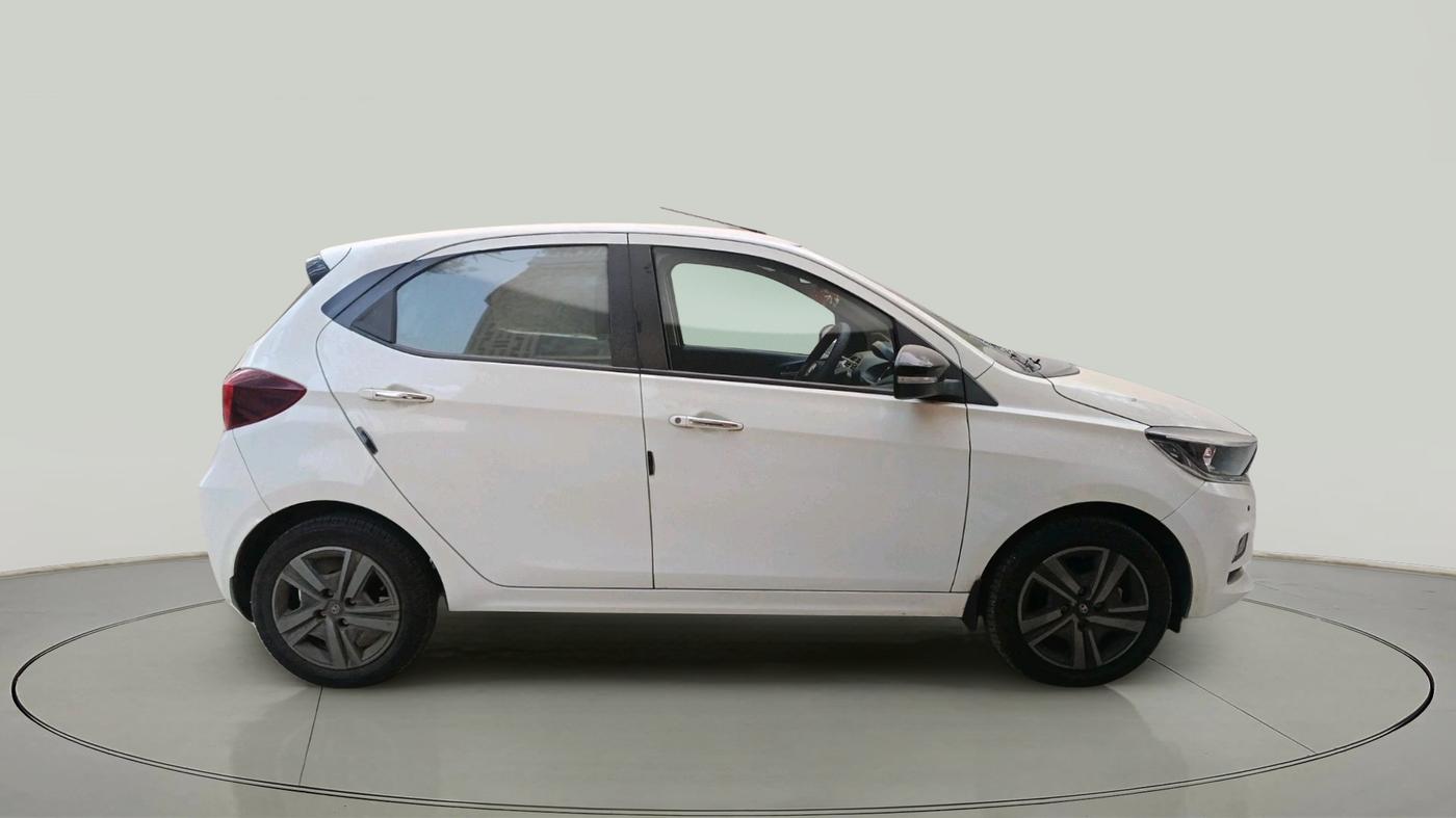 2024 Tata Tiago  XZA Plus (O), Petrol, Automatic, 4,442 km, exterior