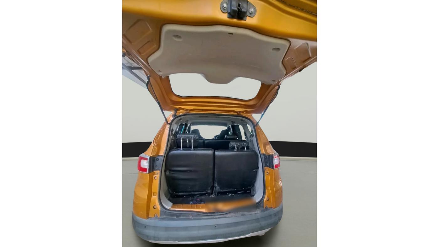 2020 Renault TRIBER RXT, Petrol, Manual, 26,550 km, exterior