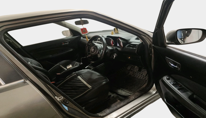 2018 Maruti Swift VXI, CNG, Manual, 64,694 km, interior