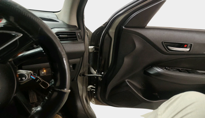 2018 Maruti Swift VXI, CNG, Manual, 64,694 km, interior