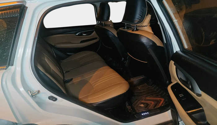 2023 Maruti Grand Vitara DELTA SMART HYBRID AT, Petrol, Automatic, 37,882 km, interior