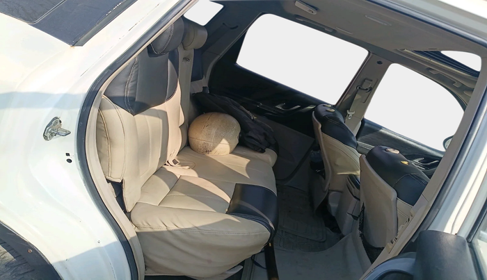 2016 Mahindra XUV500 W10, Diesel, Manual, 98,898 km, interior