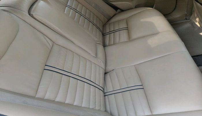 2017 Honda Amaze 1.2L I-VTEC S OPT, Petrol, Manual, 1,09,771 km, interior