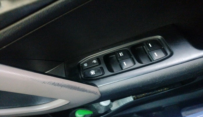 2017 Hyundai Creta SX PLUS 1.6 PETROL, Petrol, Manual, 95,295 km, interior