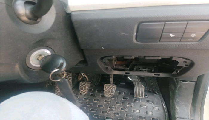 2022 Tata PUNCH PURE MT, Petrol, Manual, 17,442 km, interior