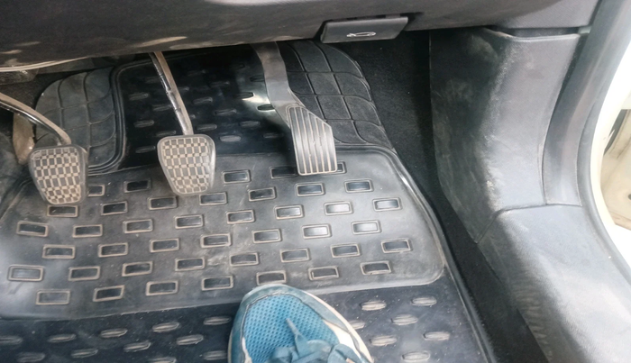 2022 Tata PUNCH PURE MT, Petrol, Manual, 17,442 km, interior